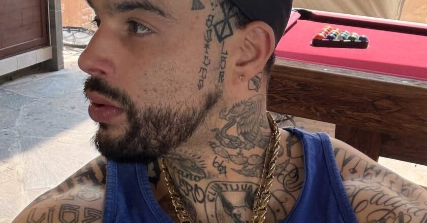 Emiliano Aguilar responde con ironía al rechazo de su familia: “familia de perros”