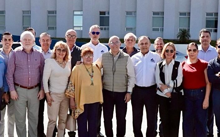 Alcalde Enrique Galindo en alianza con CANACO regenera espacios públicos de la Capital