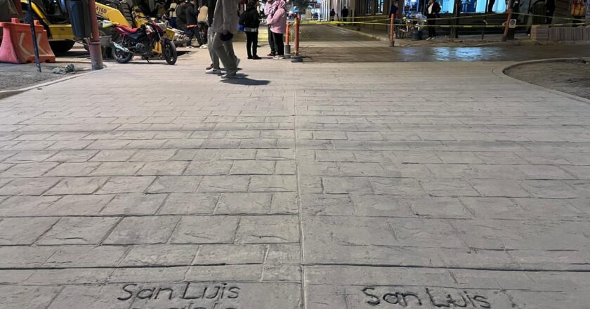 Calle Julián de los Reyes, rehabilitada por el Gobierno de la Capital, abierta a la movilidad peatonal