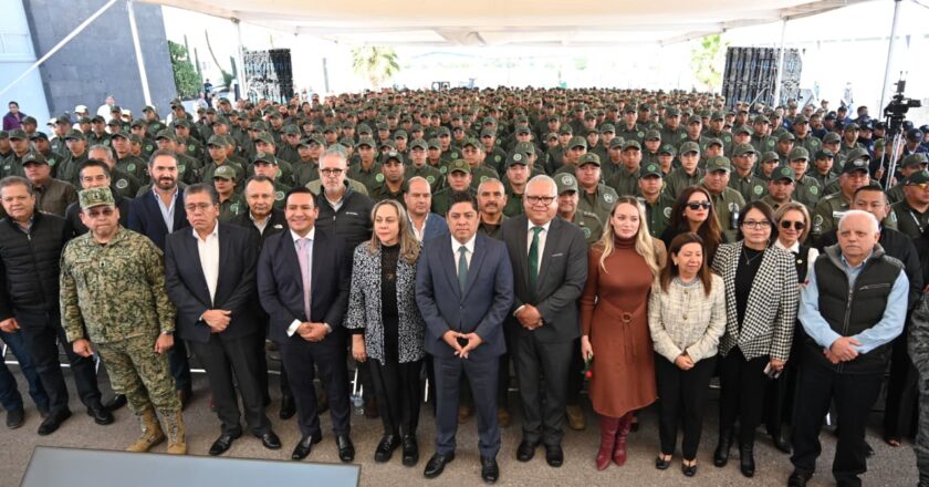 Ricardo Gallardo incrementa 250 millones de pesos al salario de policías potosinos