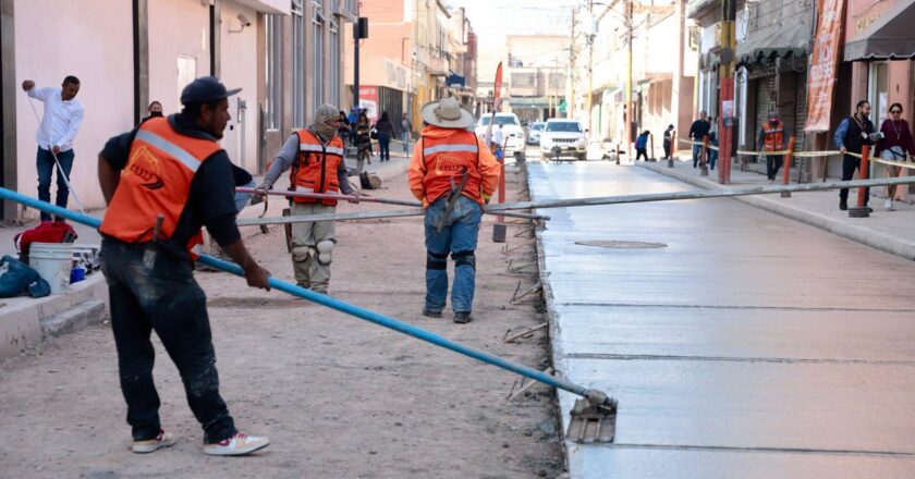 Cerca de concluir la rehabilitación de Julián de los Reyes; exhortan a respetar áreas con concreto recién colado