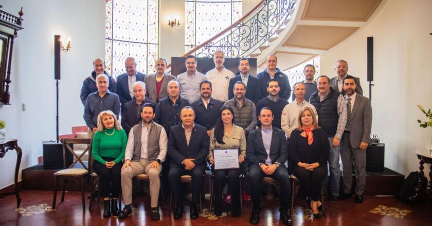 CANACO-Servytur rinde homenaje póstumo al empresario Vicente Rangel Lozano