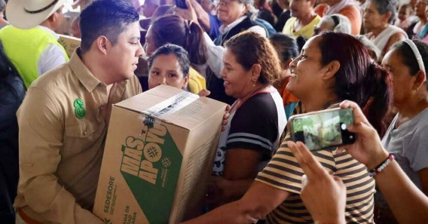 Gobierno estatal refuerza la entrega de apoyo alimentario en la Huasteca