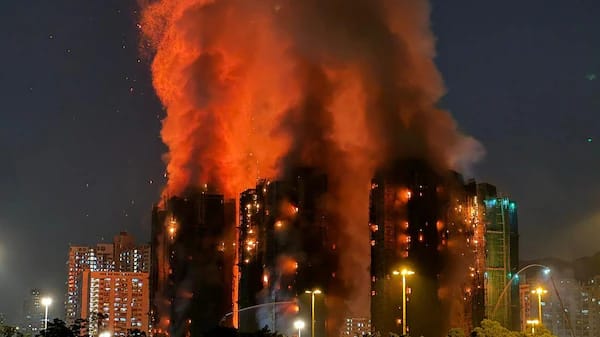 Tragedia en Hong Kong: un megaincendio arrasa ocho torres y deja un saldo devastador