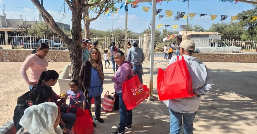 Gobierno de la Capital refuerza la alimentación de familias potosinas con el programa Bienestar para tu Familia