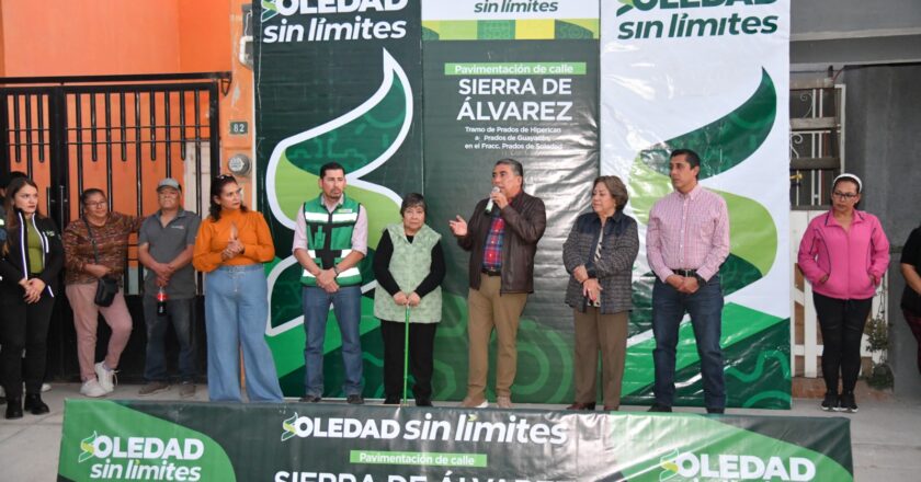 Juan Manuel Navarro arranca pavimentación en Prados de Soledad y refuerza atención directa a la ciudadanía