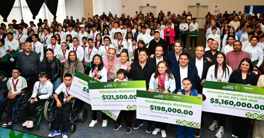 Ricardo Gallardo reconoce a medallistas potosinos con más de 5 millones en estímulos