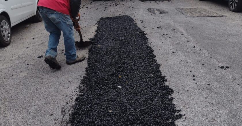 Bacheo Emergente atiende vialidades en colonias en colonias como Julián Carrillo, Alamitos, Burócrata y Lomas