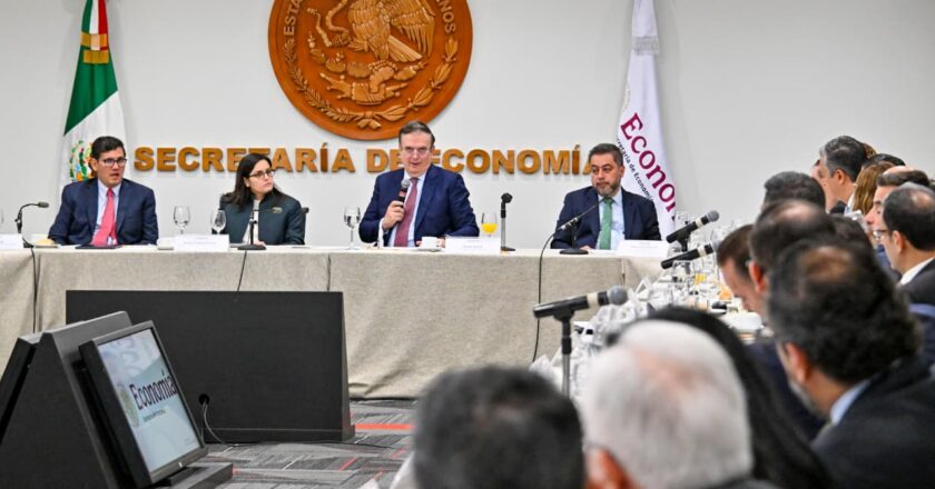 El secretario de Economía, Marcelo Ebrard, acuerda con el Consejo de Empresas Globales trabajar para acelerar inversiones