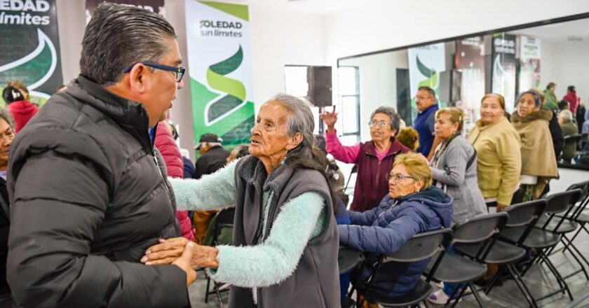 Adultos mayores reconocen el apoyo económico del Alcalde Navarro y celebran próximo incremento