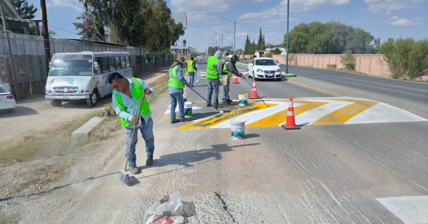 Gobierno estatal mantiene en óptimas condiciones el camino al aeropuerto de San Luis Potosí