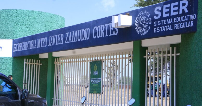Villa de Pozos y comunidad educativa se coordinan para cuidar las escuelas en vacaciones