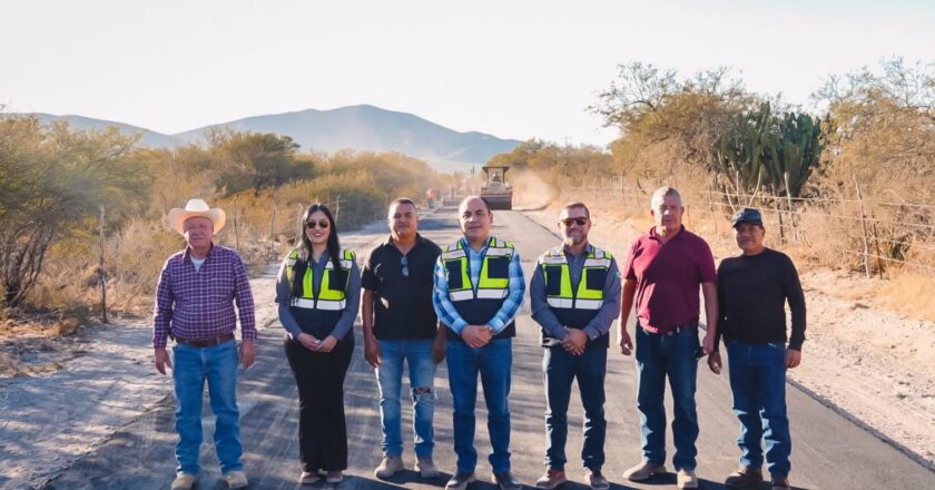 Supervisan rehabilitación de camino en San José del Plan
