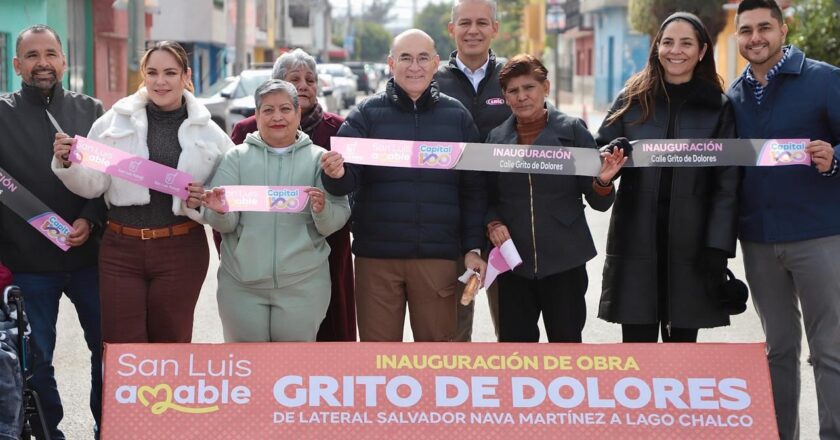 Enrique Galindo entrega vialidad rehabilitada en la colonia Constitución
