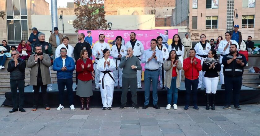 Gobierno de la Capital refuerza el deporte con entrega de uniformes a 500 practicantes de artes marciales