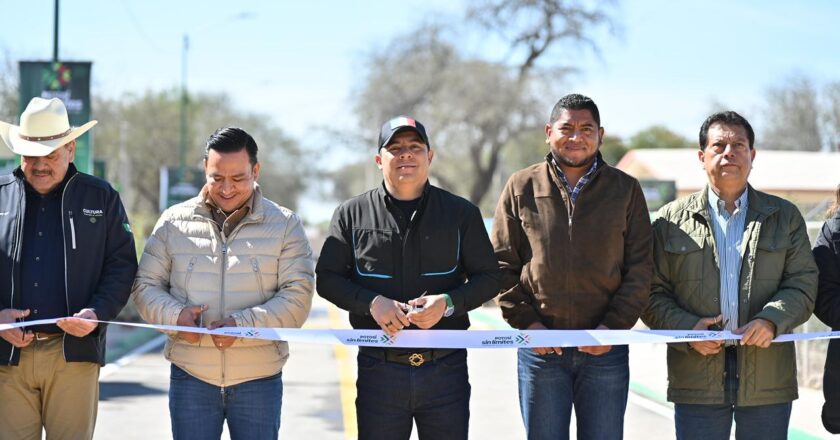 Ricardo Gallardo entrega nuevas vialidades en Villa de Reyes