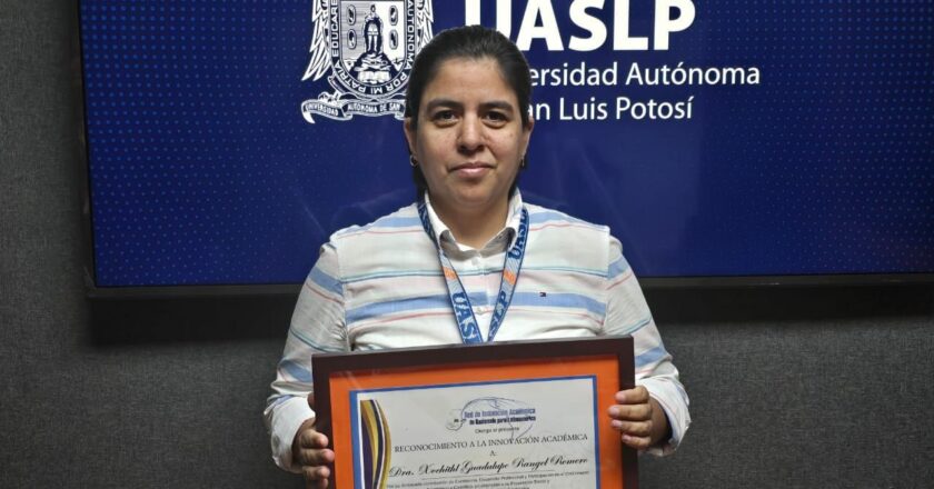Docente de la Facultad de Derecho de la UASLP recibe reconocimiento internacional por innovación académica