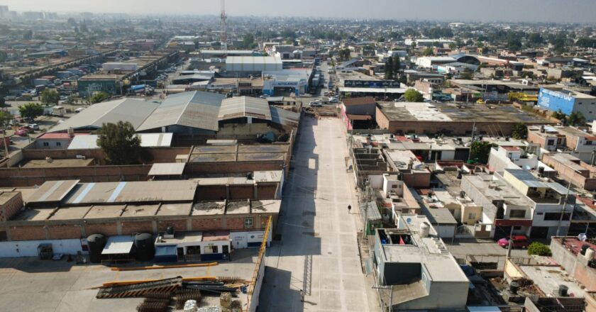 Gobierno estatal avanza en la rehabilitación del Camino al Ejido La Libertad