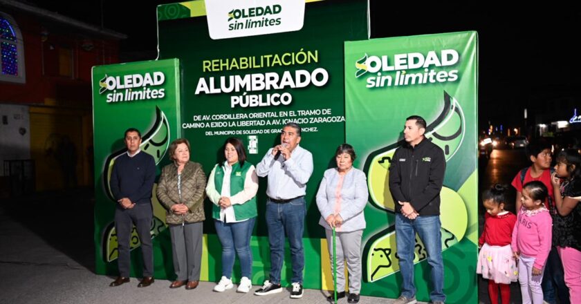 Juan Manuel Navarro inaugura rehabilitación del alumbrado en avenida Cordillera Oriental