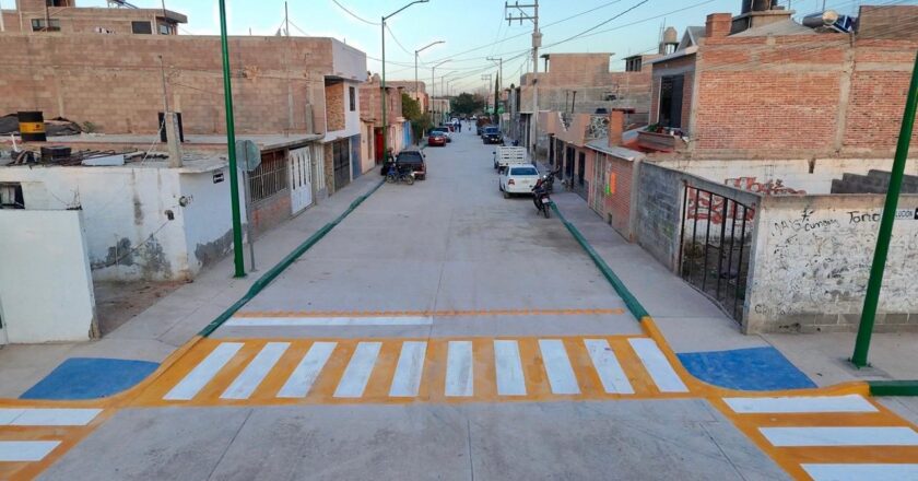 Colonia Genaro Vázquez estrena pavimentaciones en Soledad