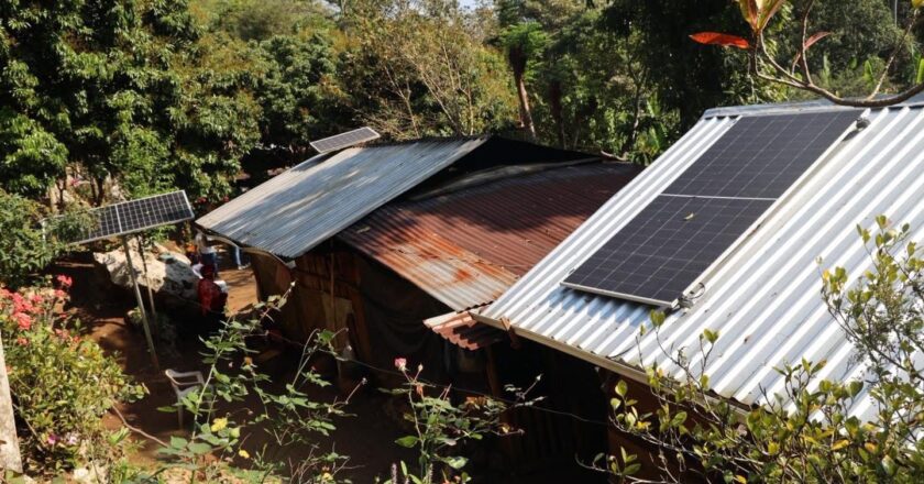 Energía solar llega a comunidad de la sierra de Xilitla