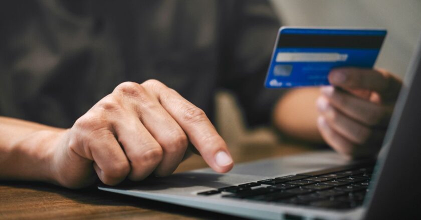 ¿Compras en línea? ¡Cuidado, puede ser adictivo!