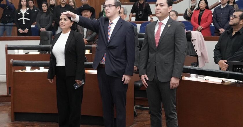 Víctor Nicolás Juárez Aguilar define primera línea de trabajo al asumir la Fiscalía Electoral