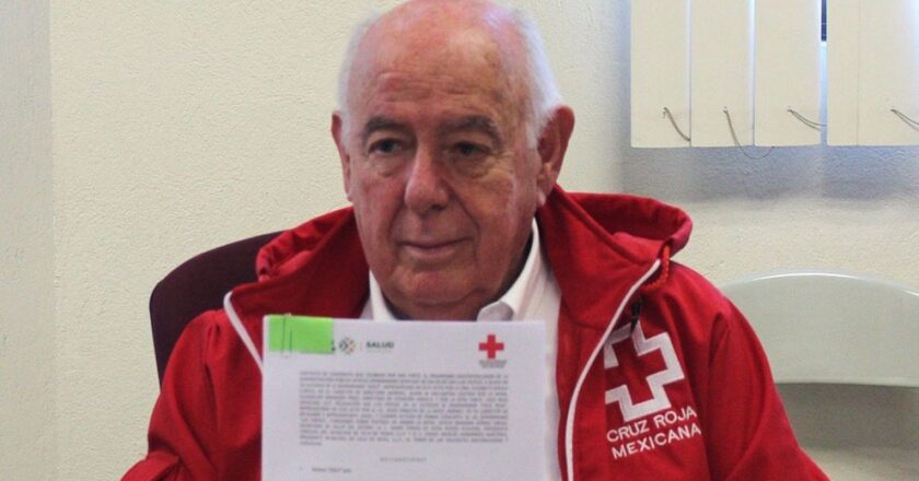 Ernesto de la Maza renuncia a la Cruz Roja