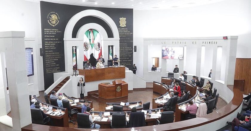 Congreso del Estado vota a favor del salario mínimo de 14 mil pesos a policías municipales