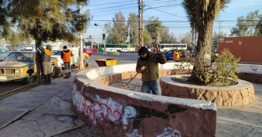 Refuerzan programa Capital al 100 con labores de limpieza en espacios públicos