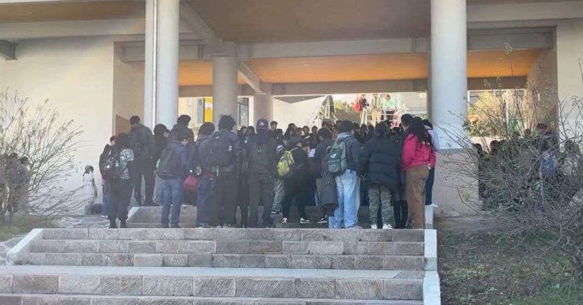 Retiran a docente implicado en denuncia de agresión a ex alumna de la UASLP