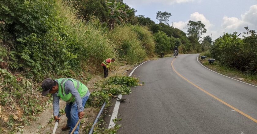 Más de 350 kilómetros de caminos en SLP recibieron mantenimiento durante febrero
