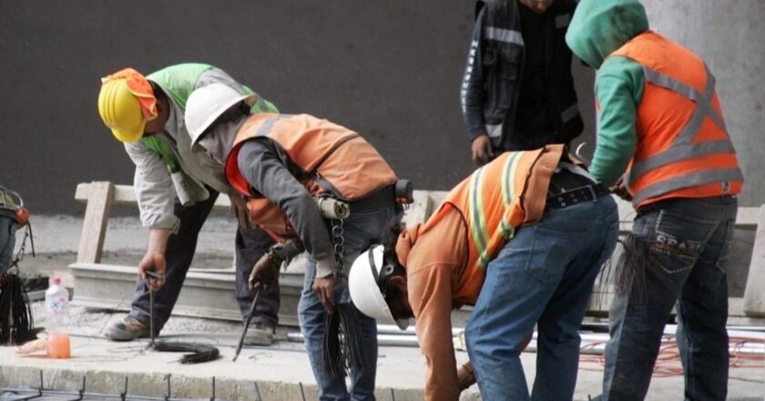 Publican decreto para reducir gradualmente la jornada laboral a 40 horas en México