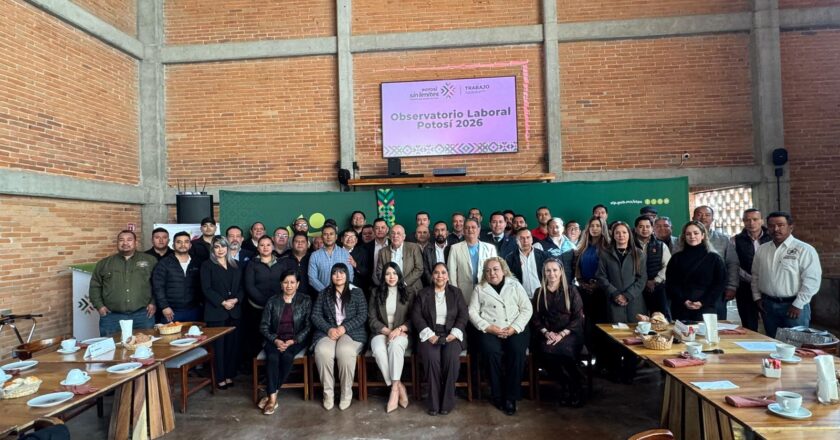 Anuncian creación de Observatorio Laboral tras diálogo entre Gobierno y sindicatos