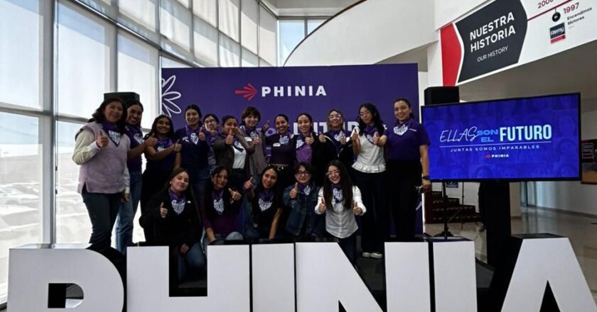 Alumnas de la UPSLP participan en jornada industrial para impulsar liderazgo femenino