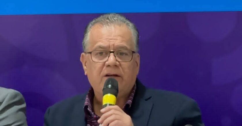 Fernando Chávez Méndez renuncia como Secretario General del Ayuntamiento de SLP