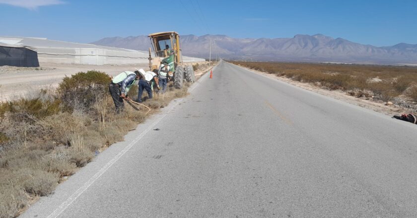 Realizan trabajos de conservación en caminos de Real de Catorce