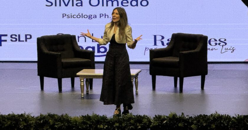 El empoderamiento a través del autoestima: las lecciones de Silvia Olmedo en su conferencia en SLP