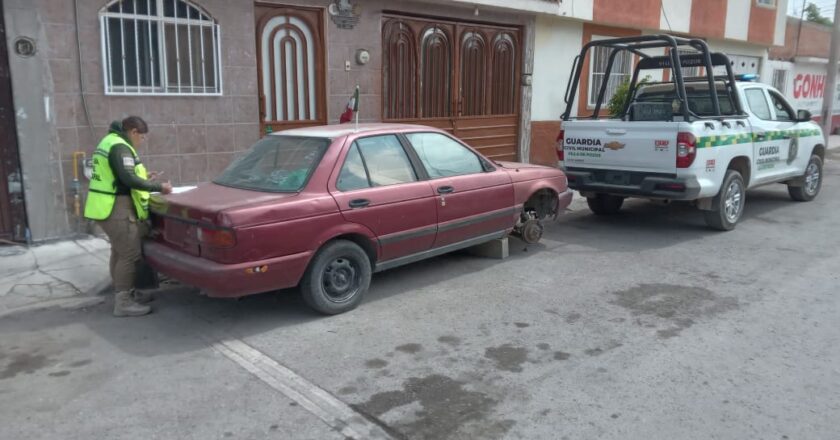 Retiran 280 autos abandonados en Villa de Pozos