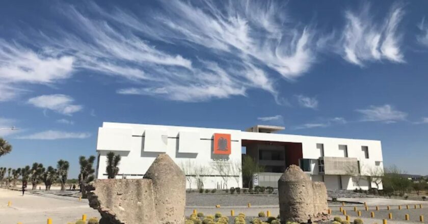 UASLP abre nueva licenciatura híbrida en Salinas