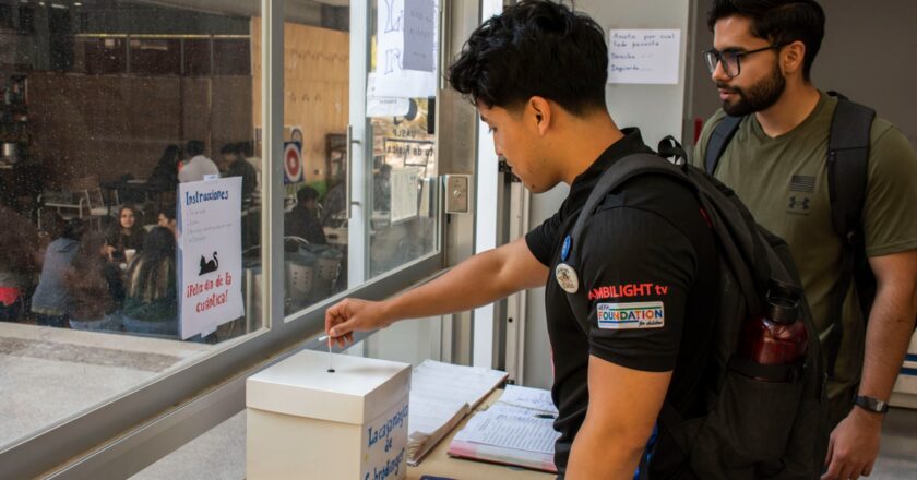 UASLP acerca la física cuántica con juegos y dinámicas