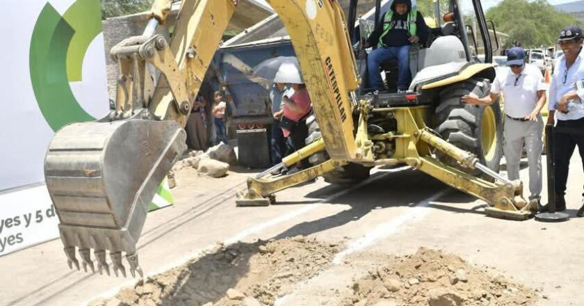 Inician obras de pavimentación en comunidad de El Rosario, en Villa de Reyes