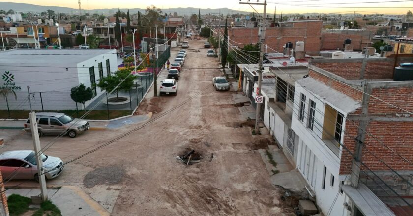 Avanza rehabilitación de la calle 101 en la colonia El Palmar
