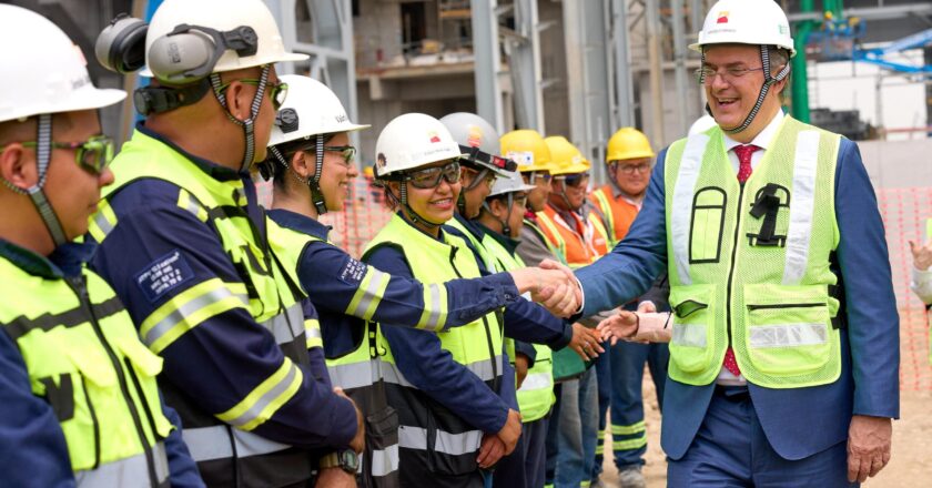 Ebrard plantea reducir importaciones y fortalecer producción nacional de acero
