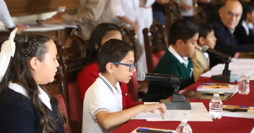 Niñas y niños proponen cambios para la ciudad en Cabildo Infantil de SLP