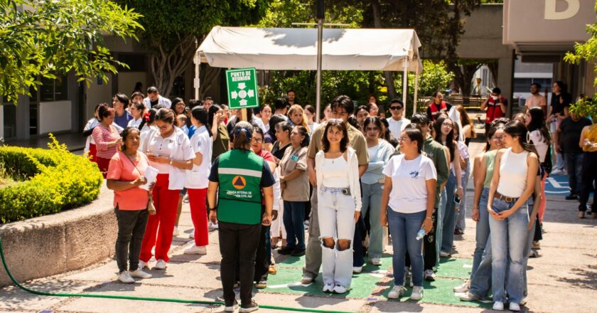 Más de 3 mil universitarios participaron en simulacro nacional en la UASLP