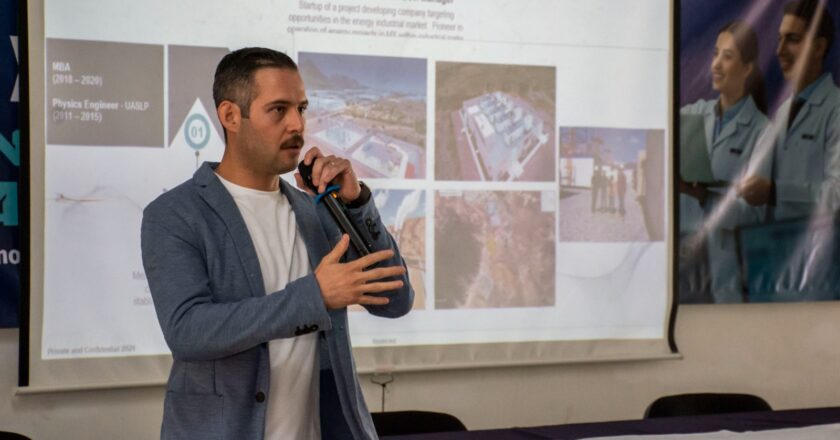 Egresado del IICO de la UASLP destaca en el sector empresarial nacional