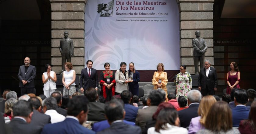 Claudia Sheinbaum anuncia aumento salarial del 9% para maestras y maestros del país