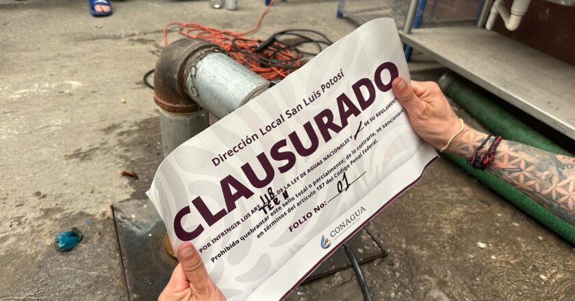 CONAGUA clausura pozo irregular en la colonia Satélite de San Luis Potosí