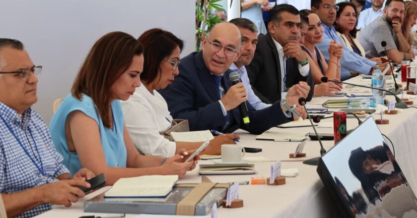 Galindo destaca modelo de seguridad de SLP ante alcaldes de todo País
